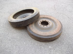 Ruotini di rotolamento per cingoli M-113